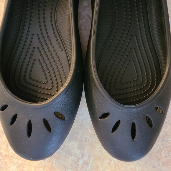 Crocs Black Ballet Flats Slip On Shoes in Women's Size 9 - Picture 5 of 5